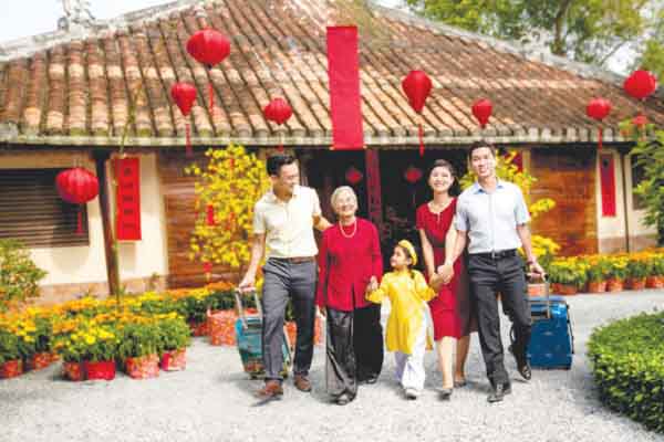 Tết nên về nhà hay đi du lịch?