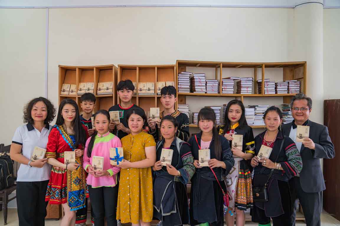 Sách quý đến với bản làng vùng cao Sa Pa