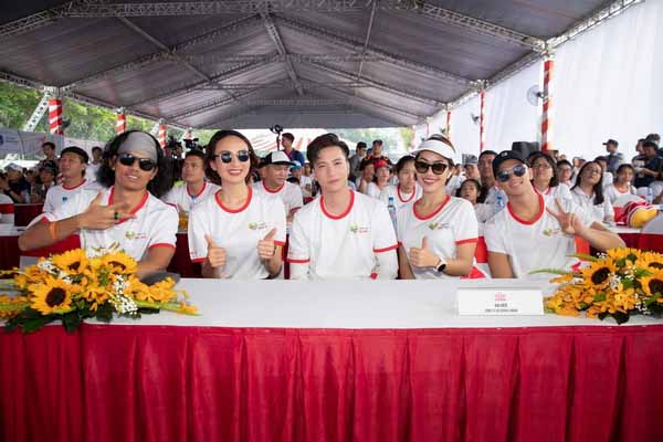 Ngọc Diễm chạy bộ từ 5 giờ sáng