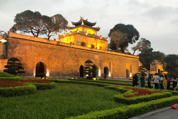 Hà Nội mở tour tham quan Hoàng thành Thăng Long vào ban đêm