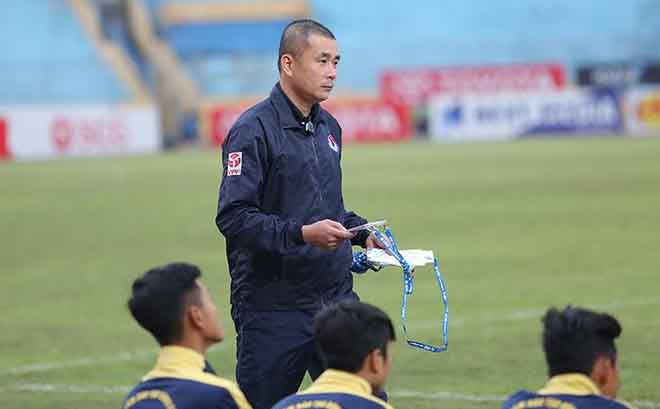 Bầu Đức: ‘Trọng tài Thư và Kiên có ô dù lớn, chỉ có VPF dám loại họ’