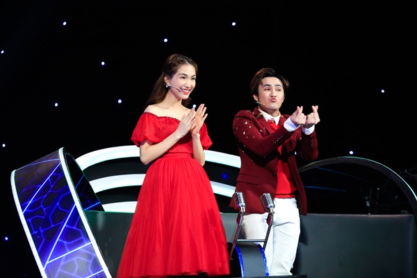 Ngày đầu năm, Huỳnh Lập gây bất ngờ khi trổ tài ca hát trên sóng truyền hình