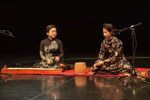 Trình diễn những sáng tác mới cho nhạc cụ truyền thống châu Á và nhạc điện tử