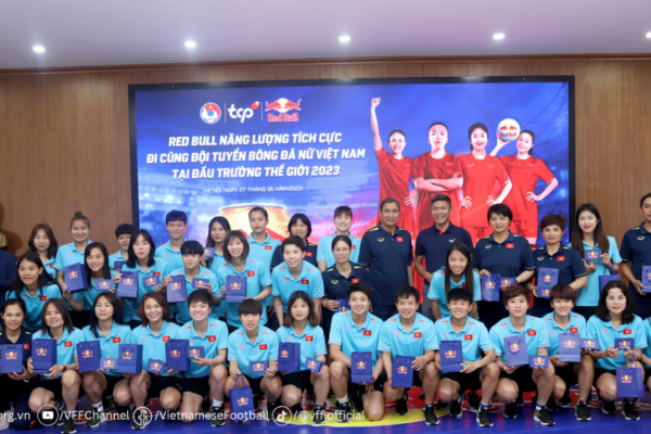 Thầy trò HLV Mai Đức Chung nhận quà ‘đặc biệt’ cận kề World Cup 2023