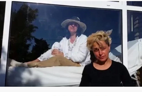 Chuyện gì xảy ra với người phụ nữ ở trong phòng kính vô trùng suốt 13 năm?