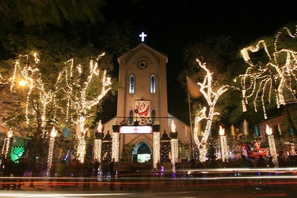 Những thành phố ấn tượng bởi vẻ đẹp giáng sinh tại Việt Nam