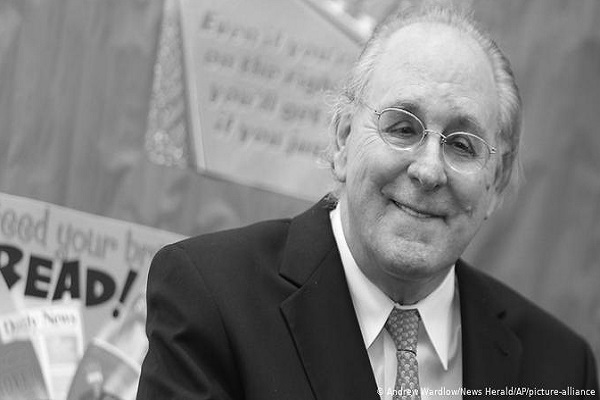 Nhà văn Winston Groom qua đời ở tuổi 77