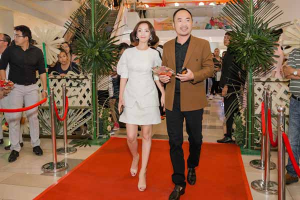 Danh  hài Thu Trang: ‘Bố mẹ Tiến Luật là chỗ dựa tinh thần vững chắc’