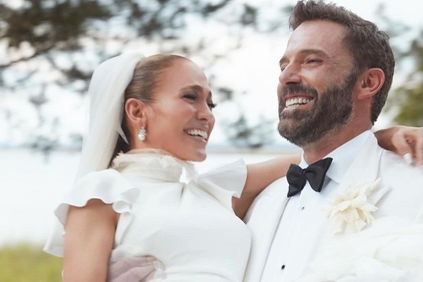 Jennifer Lopez kỷ niệm ngày cưới với Ben Affleck