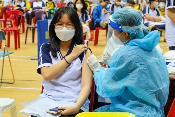 Tiêm nhắc lại vắc xin Covid-19, nên hay không? 