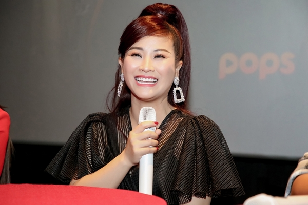 Kiều Linh: ‘Thấy đồng nghiệp thành công, tôi ngưỡng mộ chứ không cạnh tranh’