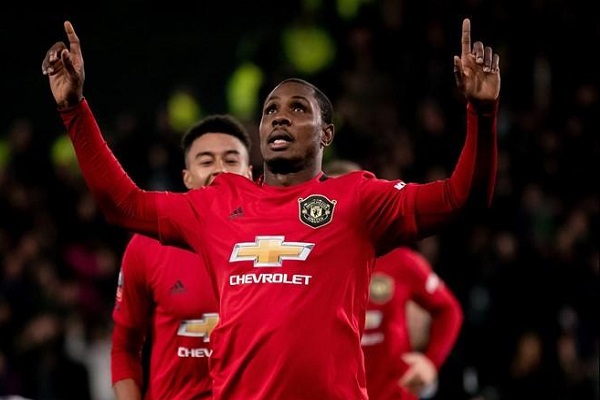 Odion Ighalo không biết nên chọn M.U hay CLB của Trung Quốc