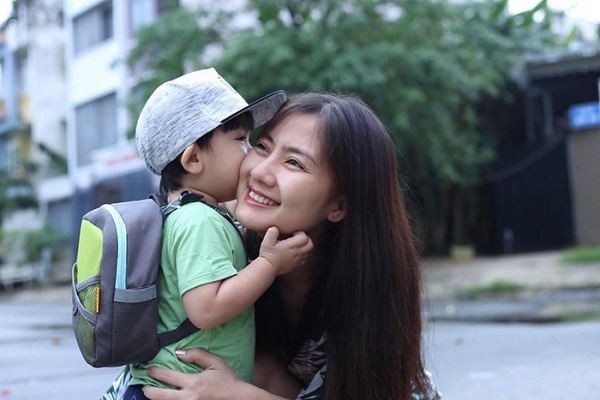 Nói lời xin lỗi con trai nhưng dân mạng cực kỳ đồng cảm với Ngọc Lan