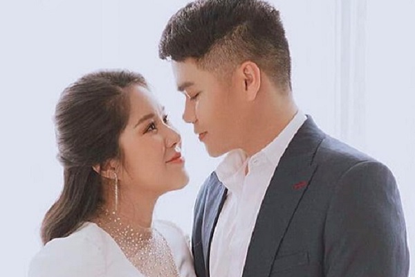 Lê Phương nhắn gửi chồng: ‘Mong cuối đời, mình vẫn nằm chặt tay nhau’