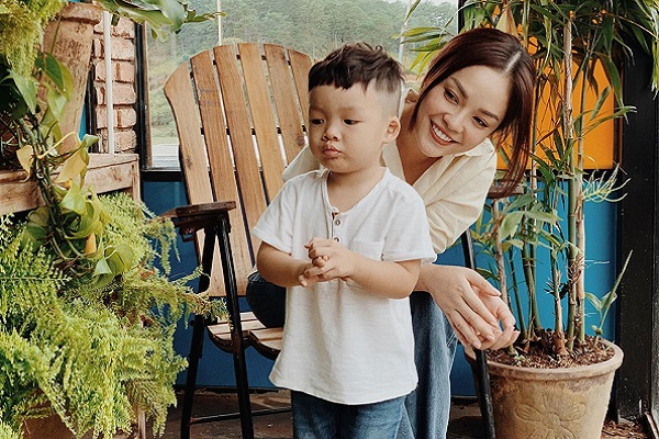 Dù bận rộn, Dương Cẩm Lynh vẫn muốn dành thời gian cho con trai
