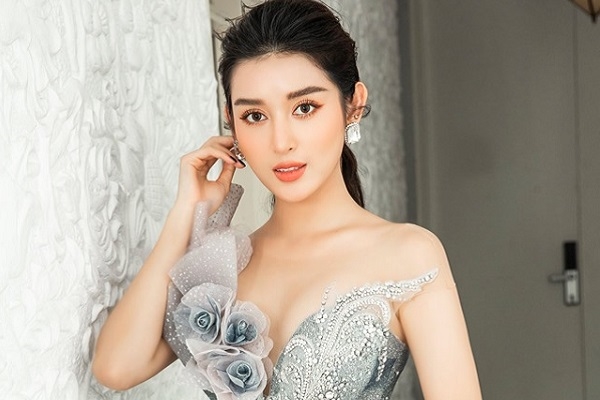 Huyền My ngày càng mặn mà, đằm thắm ở tuổi 24