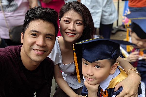 Con trai Thanh Phương – Huy Luân điển trai trong ngày tốt nghiệp mẫu giáo