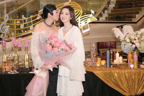 Con gái Giáng My hiếm hoi lộ diện, nhan sắc đẹp hơn Hoa hậu gây xuýt xoa