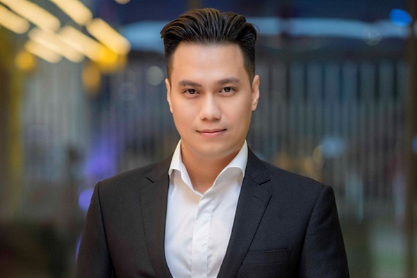 Việt Anh phủ nhận tin đồn đồng tính sau ‘dao kéo’