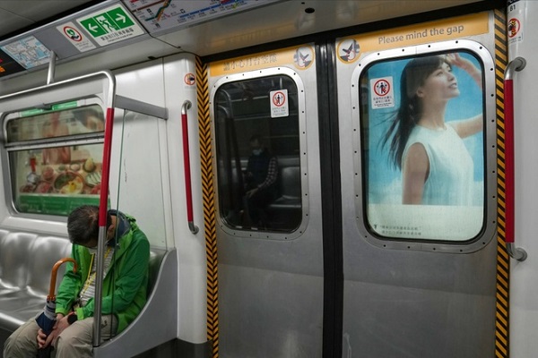 Nguyên nhân khiến nhiều người Hồng Kông ngủ vạ nơi công cộng