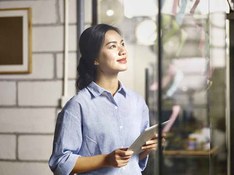 Ganh đua mua sắm lợi hay hại?