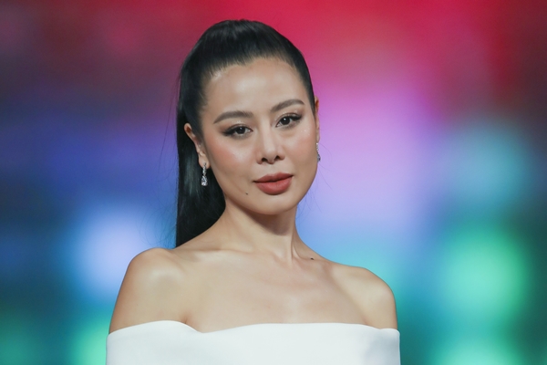 Nam Thư gục mặt khóc nức nở với câu chuyện làm nghề của Năm Chà