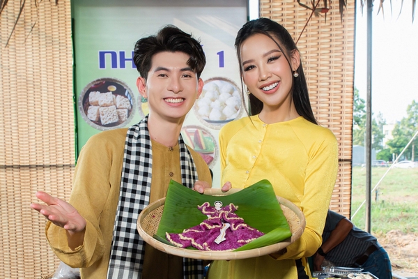 Bảo Ngọc trở thành ‘nàng thơ’ trong BST bánh dân gian của Nguyễn Minh Công