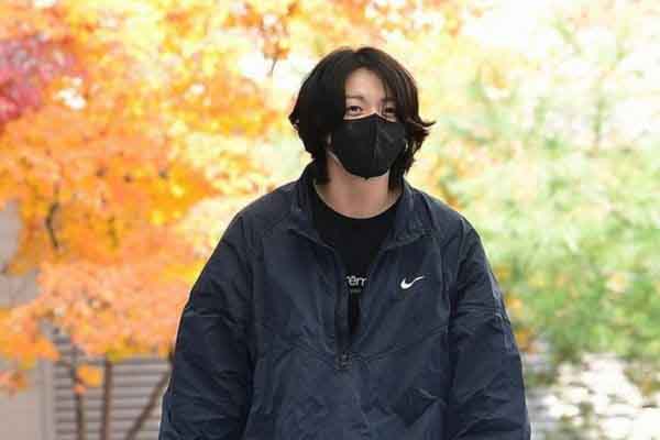 Jung Kook (BTS) lên đường sang Qatar chuẩn bị cho buổi khai mạc ‘World Cup 2022’