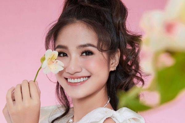 Hoa hậu Nguyễn Thanh Hà rạng rỡ lên đường chinh phục ‘Miss Eco International 2023’