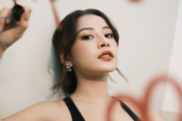 Chi Pu lấn sân kinh doanh, lần này là đồ nội y