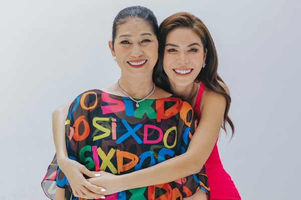 Minh Tú: ‘Càng lớn tôi càng thấm thía sự hy sinh của mẹ’