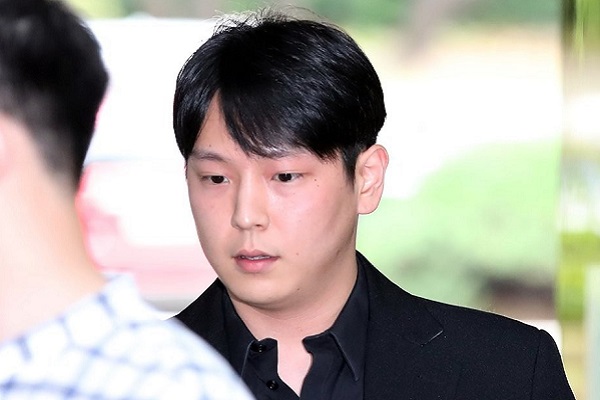 Ca sĩ Himchan tiếp tục bị tố quấy rối tình dục 