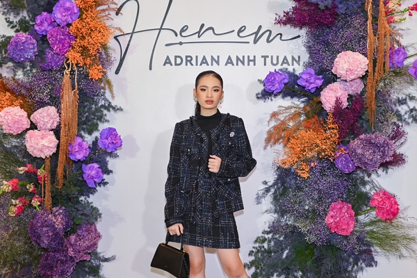 Bảo Hà tham dự show diễn sang chảnh của NTK Adrian Anh Tuấn