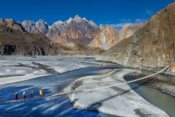 Cầu treo Hussaini, thử thách lòng can đảm cho bất cứ ai đi qua