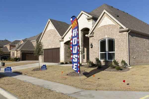 Giấc mơ thuê nhà giá rẻ, sống một mình ở New York tan vỡ