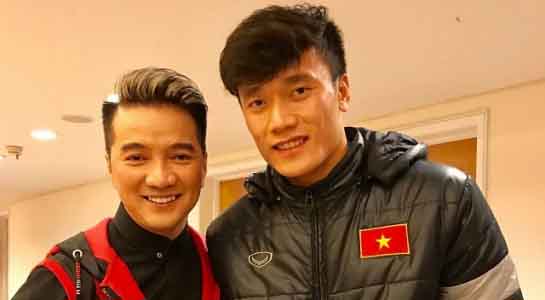 Chiều nay, Đàm Vĩnh Hưng, Đông Nhi sẽ giao lưu với U.23 Việt Nam tại TP.HCM