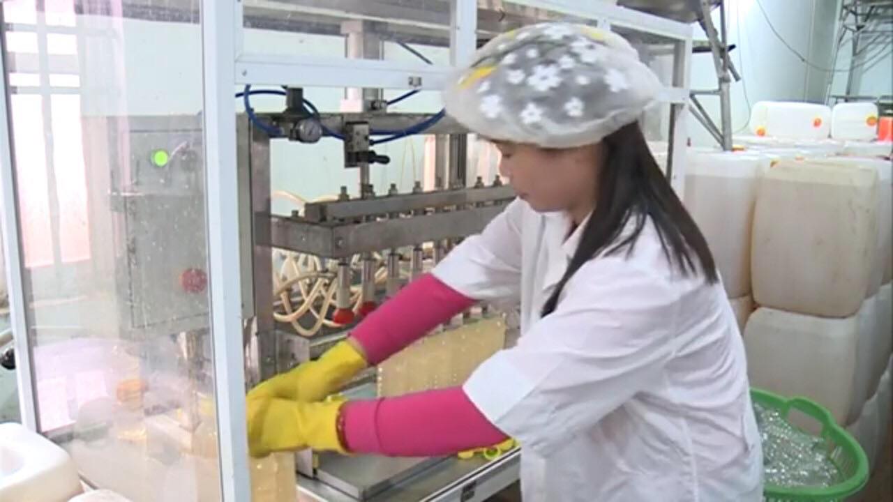 Từng có lúc tôi mang tặng hàng thùng giấm để mong nhận được hồi âm