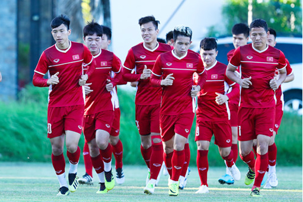AFF Cup: ​Thời tiết thử thách thầy trò HLV Park Hang-seo