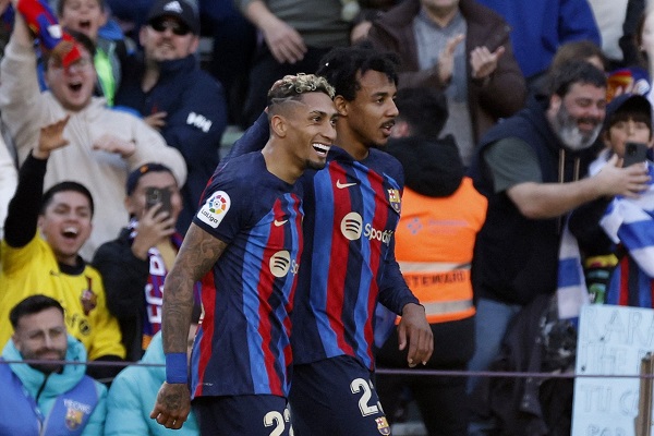 Vòng 24 La Liga: Barcelona thắng sát nút, Real Madrid hụt hơi