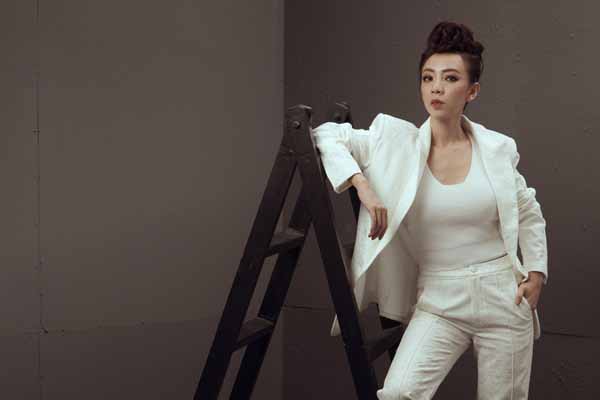 Thu Trang lọt top nghệ sĩ có kênh Youtube mạnh nhất Việt Nam