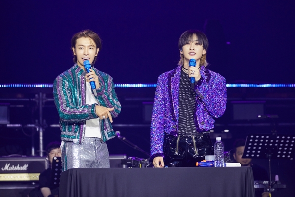 Fans ‘đứng ngồi không yên’ vì Donghae – Eunhyuk của Super Junior trở lại TP.HCM