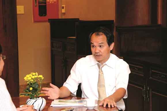 Báo Nhật Bản đưa bầu Đức vào đội hình nâng tầm bóng đá Việt Nam