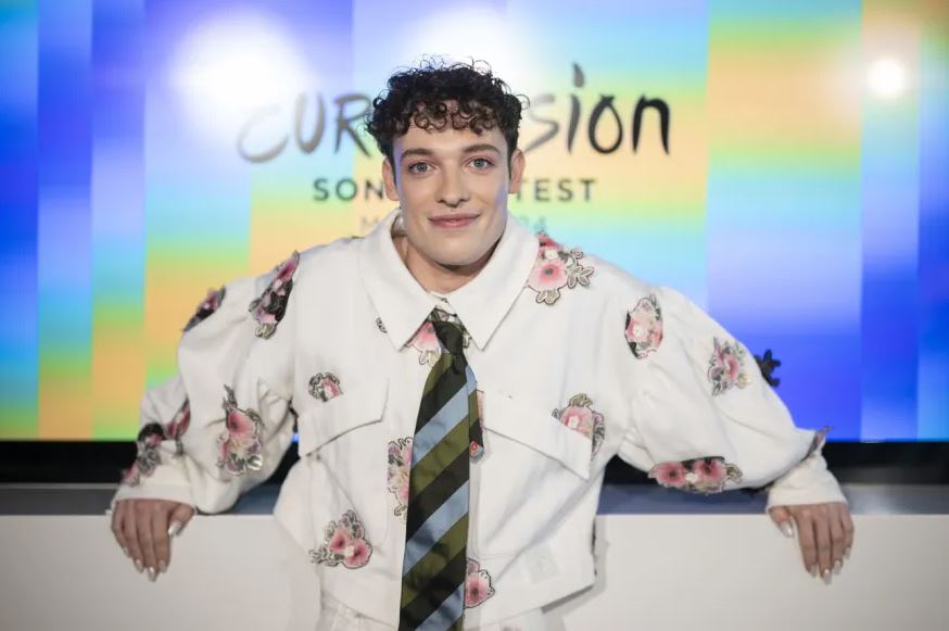 Ca sĩ phi giới tính giành chiến thắng tại Eurovision 2024