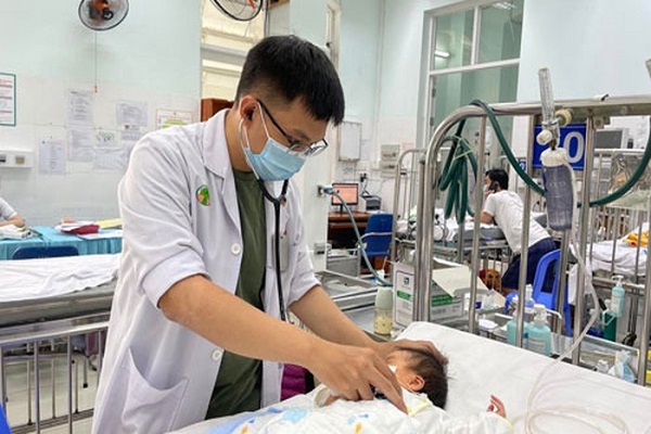 Bệnh nhi gặp các vấn đề về hô hấp đột ngột tăng cao