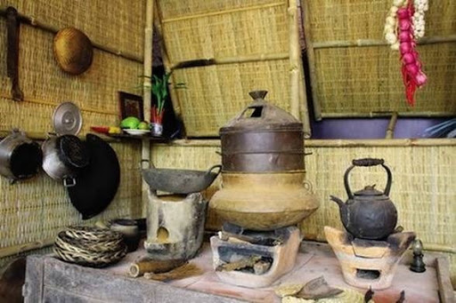 Quê hương là gì hở mẹ? Kỳ 69: Lặng lẽ bếp xưa