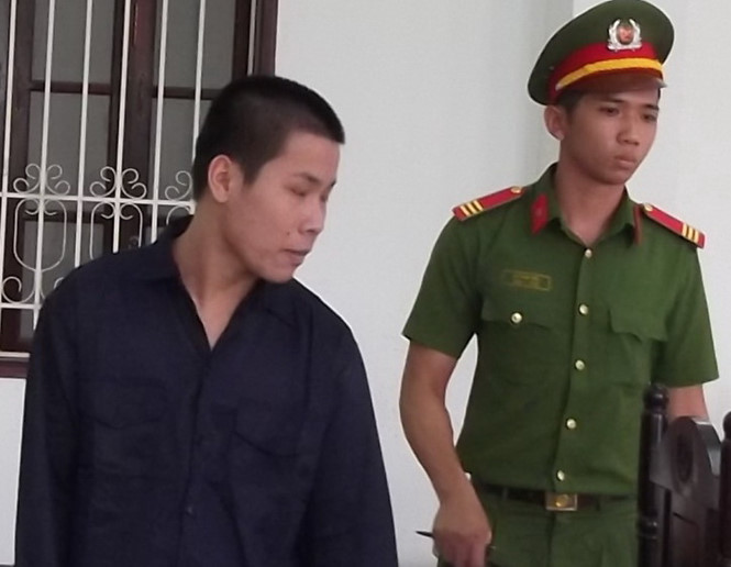 Thanh niên bị tâm thần cưỡng bức bé gái 8 tuổi trong chùa