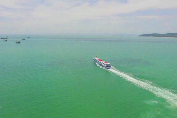 Quảng Ninh dùng tàu cao tốc để phát triển du lịch biển đảo