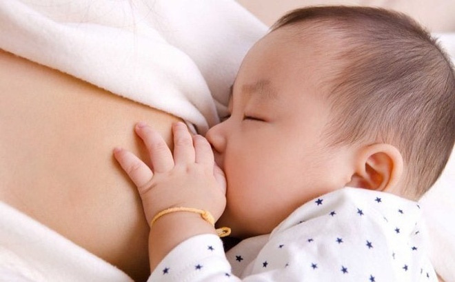 Khi cho con bú mà tức giận thì sữa mẹ có độc tố hay không?