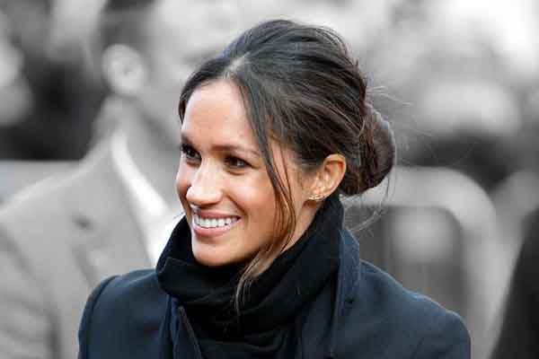 Vì sao công nương Meghan hay chọn kiểu búi tóc thấp?