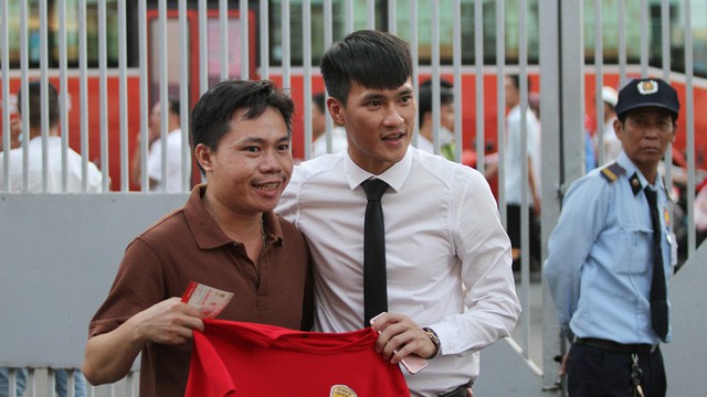 Bầu Đức rút lui, ​Lê Công Vinh tranh cử vào VFF